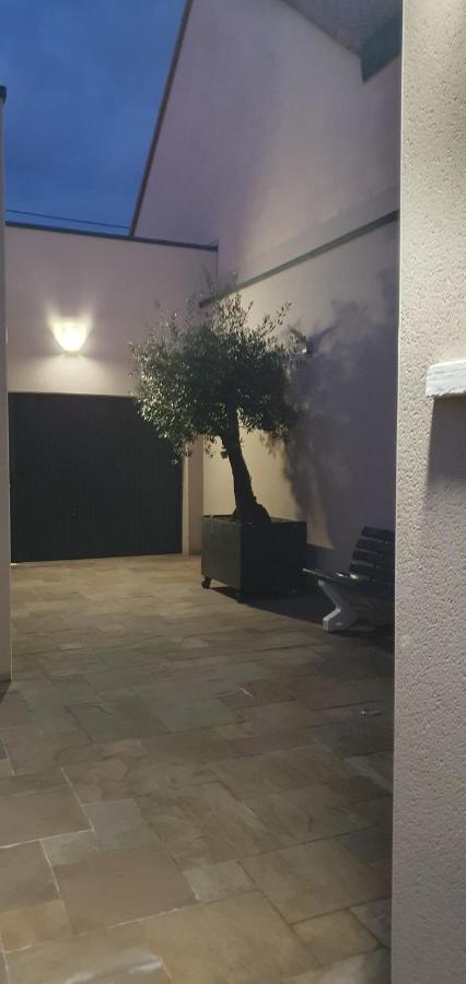 Maison Avec Garage 24 Heures Du Mans Voitures Et Toute Manifestation Le Mans Zewnętrze zdjęcie